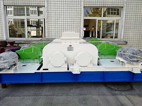 聽(tīng)說(shuō)小型對(duì)輥粉碎機(jī)可以制砂？對(duì)輥制砂工作視頻都有？