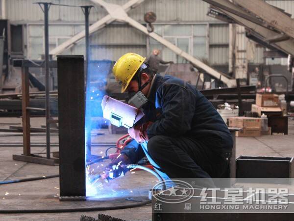 高產(chǎn)顎式破碎機(jī)廠家哪家好