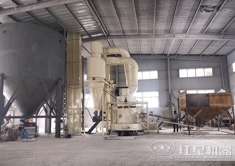 石頭磨粉機(jī)成套設(shè)備施工現(xiàn)場
