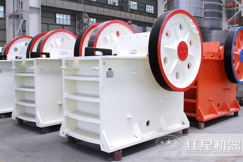 小型粉碎機(jī)多少錢，石頭打成石子的