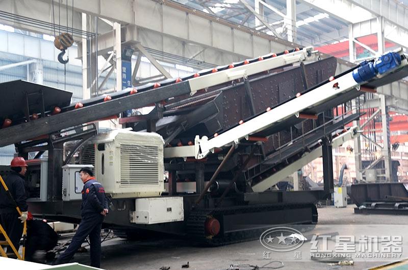 履帶式移動粉砂機(jī)車間
