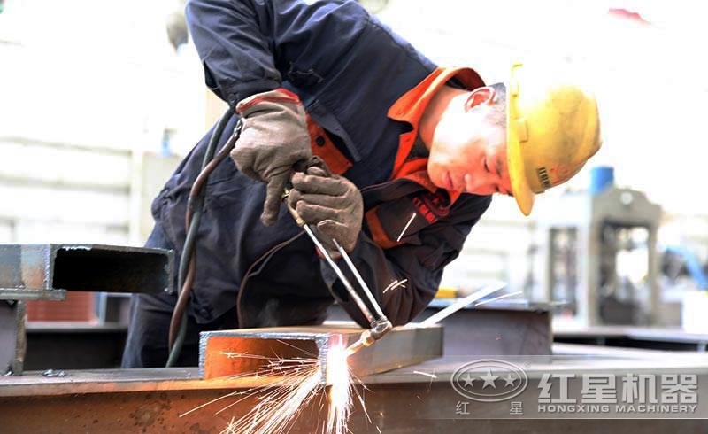 每個廠家都有一套自己的加工工藝
