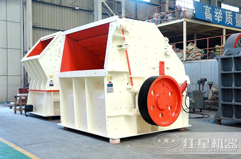 CI反擊式破碎機(jī)車間實拍