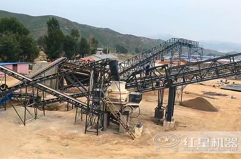 節(jié)能環(huán)保型石頭制砂機(jī)現(xiàn)場實拍