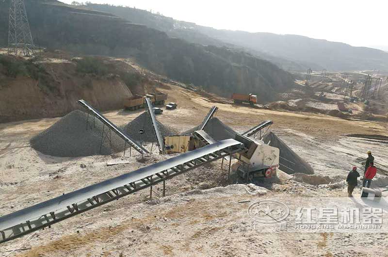 小型反擊式礦山碎石機(jī)現(xiàn)場