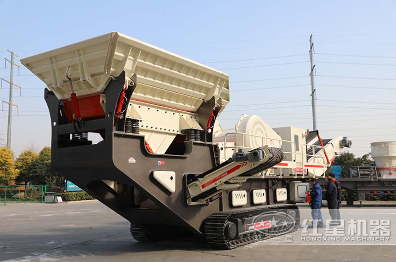 履帶式移動粉碎機(jī)