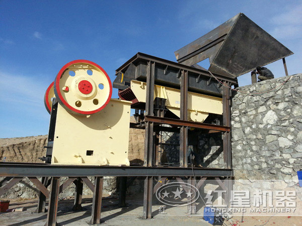PE1200×1500顎式破碎機(jī)現(xiàn)場(chǎng)圖
